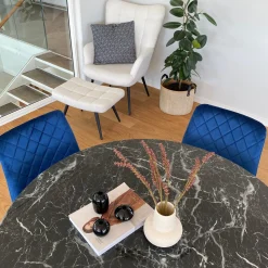 Allison Lænestol med Skammel - hvidt plys/imiteret lammeskind