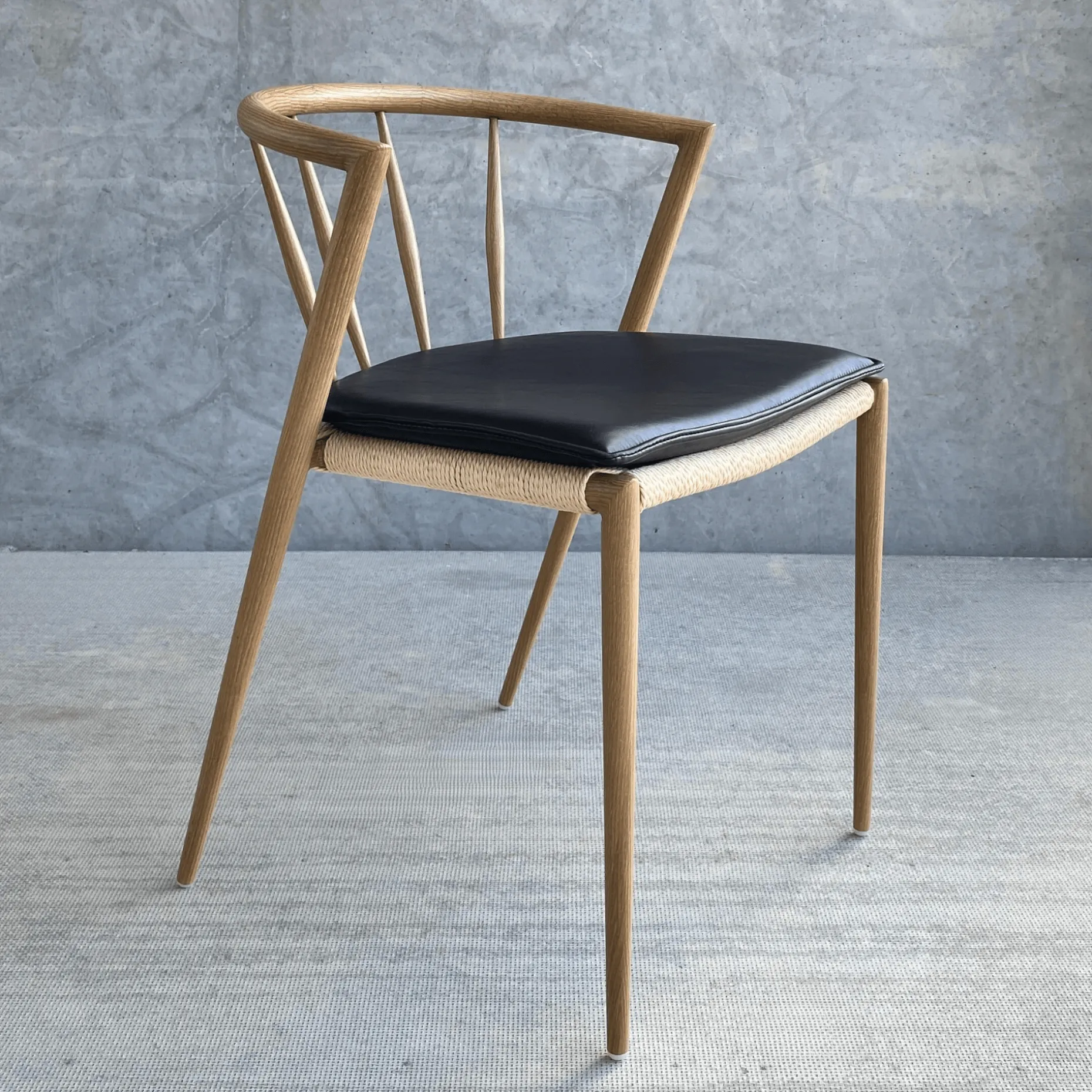 Bella - Sædehynde i sort kunstlæder