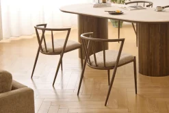 Bella spisebordsstol - Røget egelook med sand polstret sæde