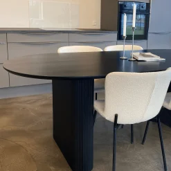 Carisma sort ovalt lamel spisebord 200 x 100 cm med søjleben