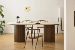 Enzo ovalt spisebord med stenbordplade i beige og lamelfod i røget eg 220x100x76 cm