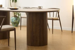 Enzo ovalt spisebord med stenbordplade i beige og lamelfod i røget eg 220x100x76 cm