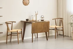 Ezra - Røget Eg klap ud spisebord med tillægsplader i lakeret egefiner - 80/120 x 80 cm