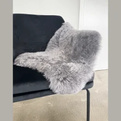 Ægte New Zealand lammeskind langhåret - Grå 95x65 cm