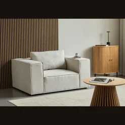 Hailey lænestol i beige L: 136 X D: 100 X H: 64 Cm