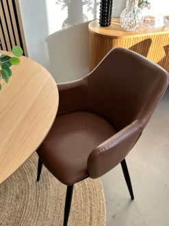 Isabella - spisebordsstol i brun kunstlæder