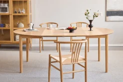 Joshua - Rundt spisebord i natur egefiner med udtræk 120/160/200 cm - Inkl. 2 Tillægsplader