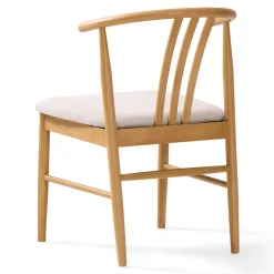 Lizzie spisebordsstol i bøg med polstret sæde i beige