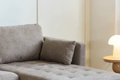 Lulu - Højrevendt og venstrevendt vendbar chaiselong sofa i sand - L: 215 x D: 82 x H: 78 cm