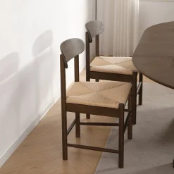 Madison træstol i røget eg med flet sæde