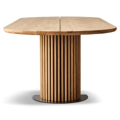 Matteo - Plankebord med lamelfod i olieret/natur massiv eg 300x120x77 cm