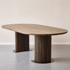 Matteo - Plankebord med lamelfod i røget massiv eg 240x120x77 cm