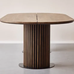 Matteo - Plankebord med lamelfod i røget massiv eg 240x120x77 cm